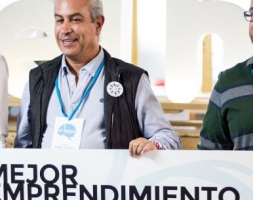 Cooperativa Entrevecinos, Reciclaje de Plástico y Apadrina un Olivo ganan los premios de El Hueco Starter