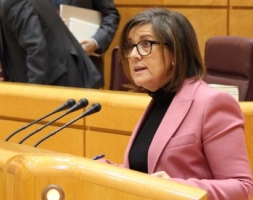 La senadora Angulo pone a El Hueco como ejemplo de economía social en España