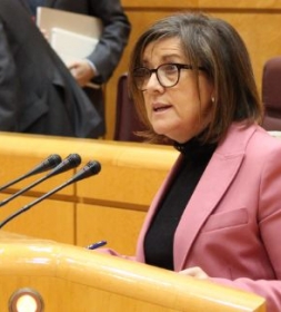 La senadora Angulo pone a El Hueco como ejemplo de economía social en España